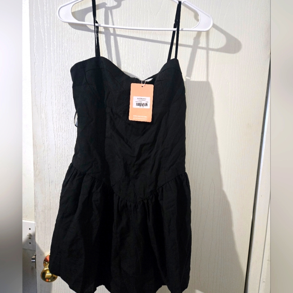 Size 10 Elegant Black Spaghetti Strap Short Dress